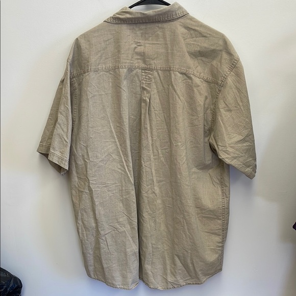 Wolverine Men's Tan Shirt - Picture 6 of 6